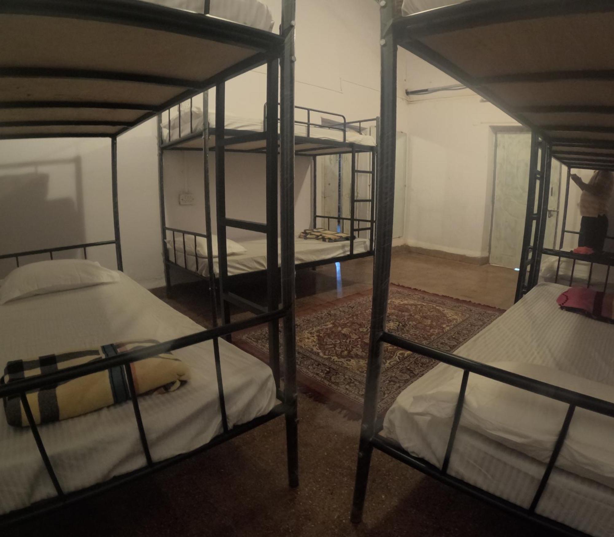 Streetmates Hostel 안주나 외부 사진