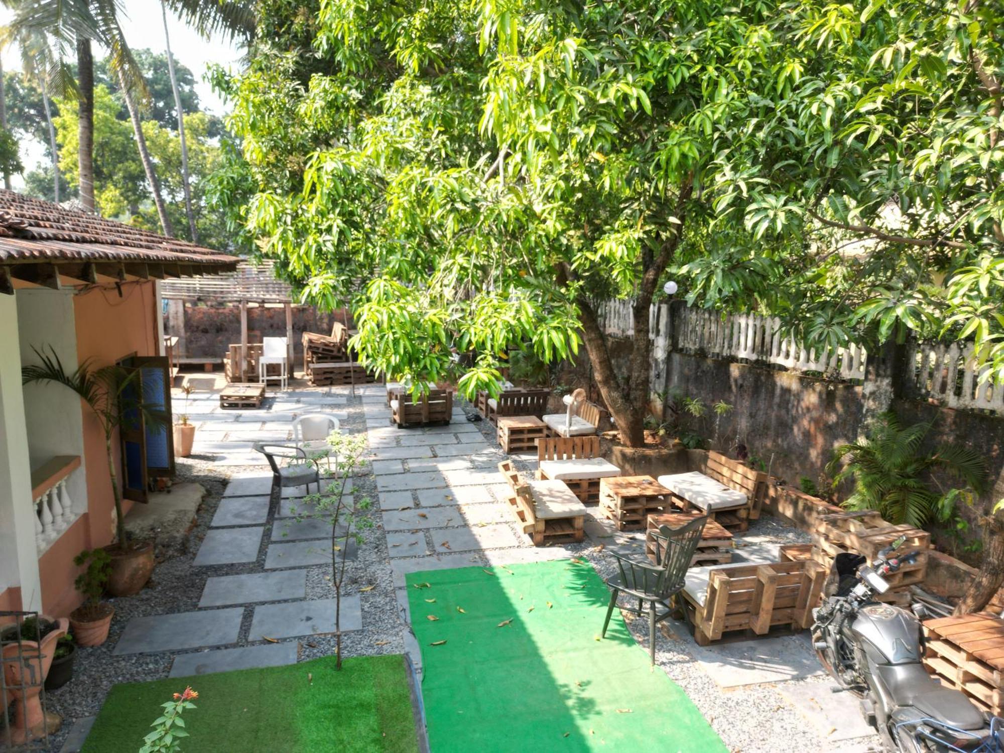 Streetmates Hostel 안주나 외부 사진