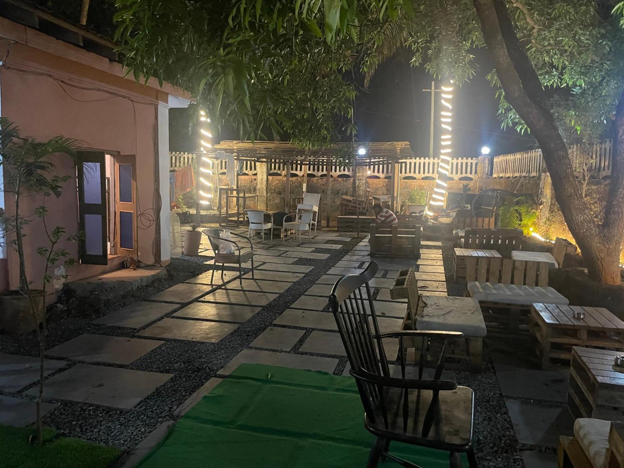 Streetmates Hostel 안주나 외부 사진