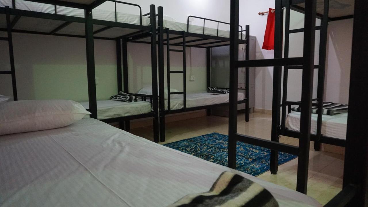 Streetmates Hostel 안주나 외부 사진